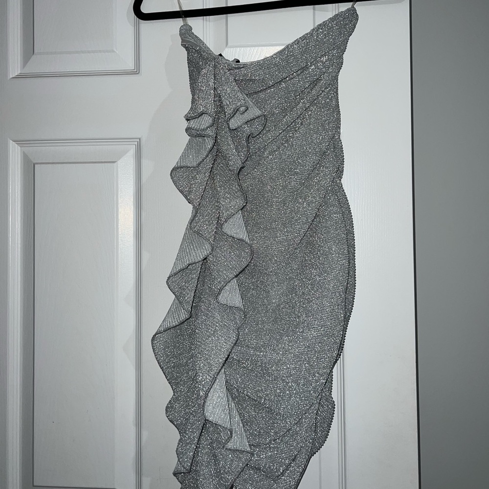 Brand new Strapless Parisian dress